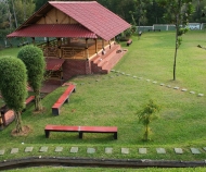 saung-dari-atas